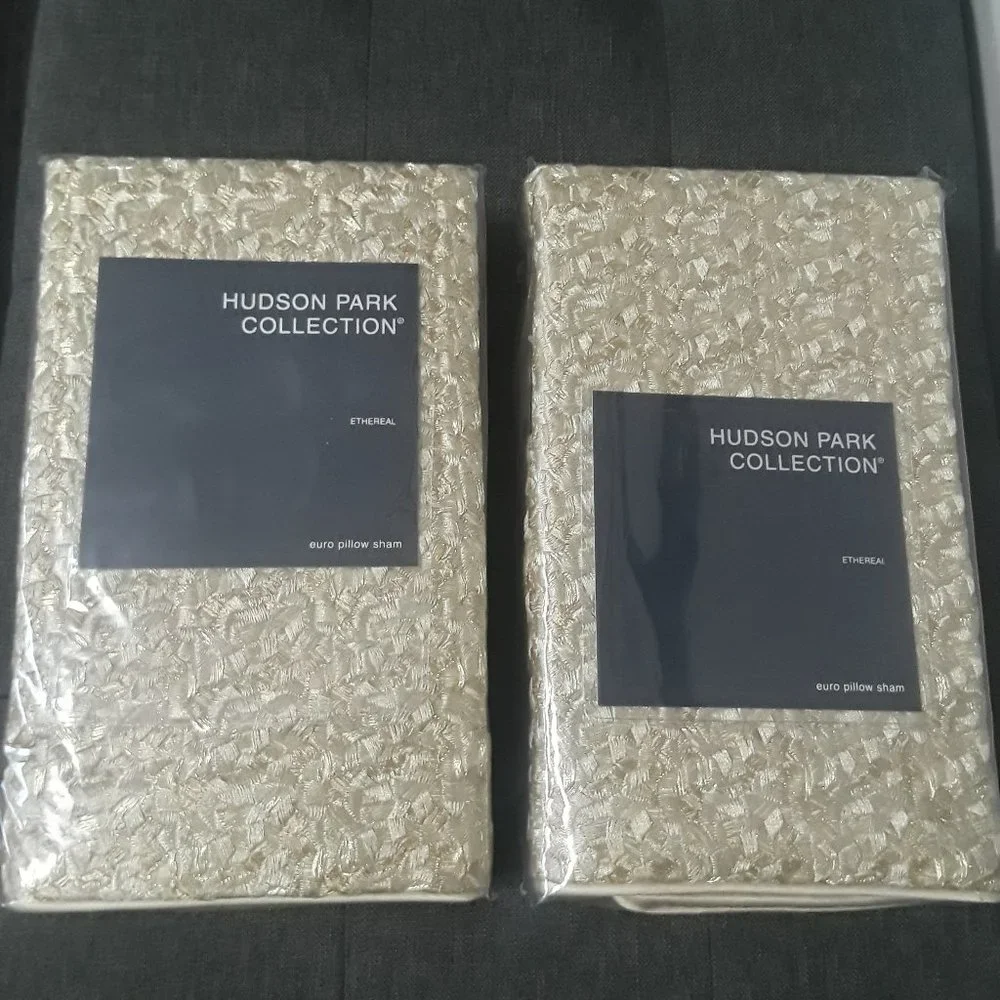 Hudson Park Ethereal Complete Queen Bedding Set 7 items.